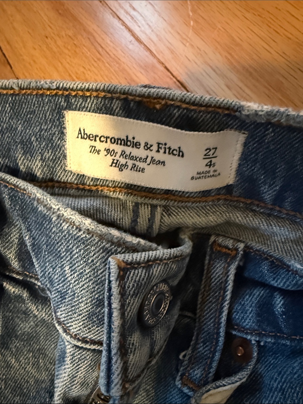 Abercrombie & Fitch Light Blue High-Rise Relaxed Jeans - Picture 2 of 4